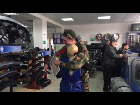 Дембель приготовил маме сюрприз)