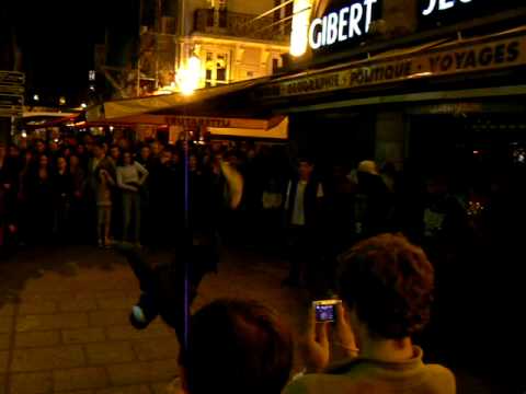 Street show in Paris
