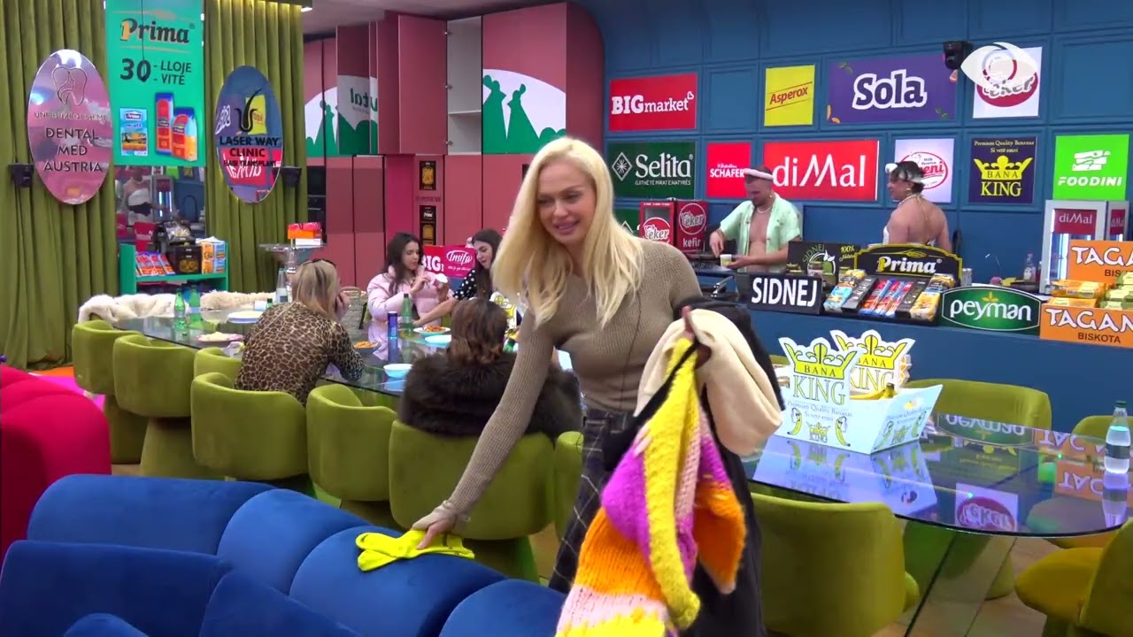 “Sa të thellë e paska patur inatin kjo mi motër…”/ Kelly shkëmben batuta me Rozanën