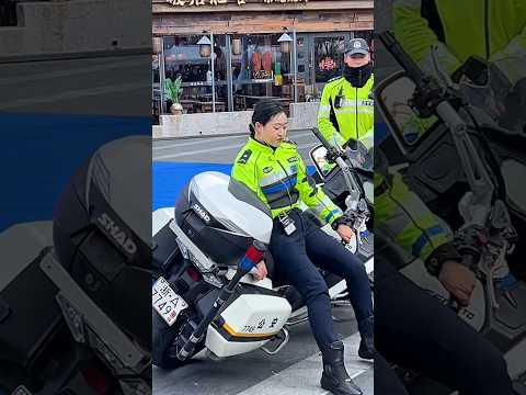 التقنية الصحيحة لرفع دراجة نارية وزنها 300 كجم 😨 #shorts