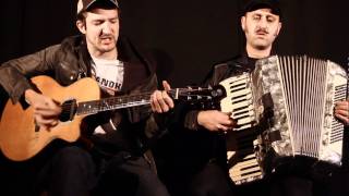 Yeah Sapphire - Frank Turner &amp; Franz Nicolay Backstage Session.