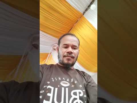 luar biasa cewek berhijab  bwa lagu stay at home. cip; dapot Simarmata.