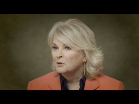 Murphy Brown "First Table Read Brings The Cast To Happy Tears" Featurette