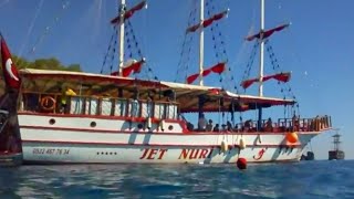 preview picture of video 'Купание в море с яхты Jet Nuri (Алые паруса)'