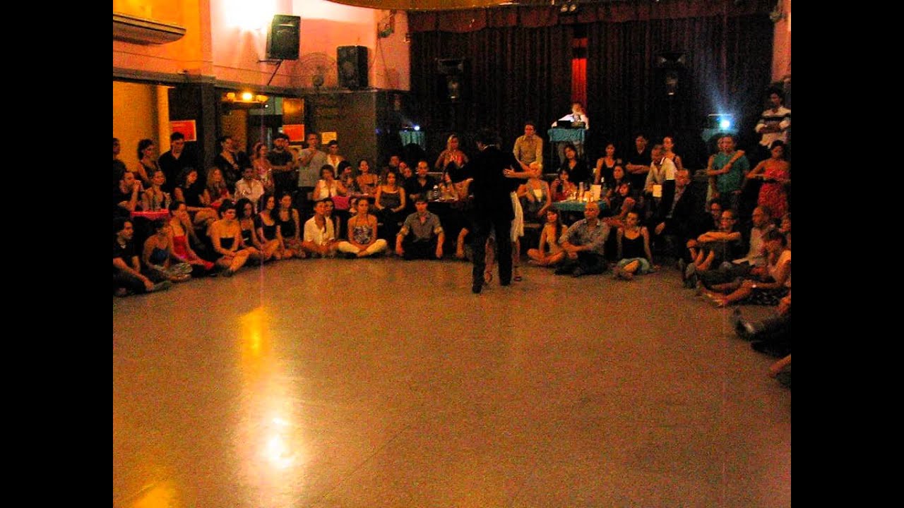 FABIÁN PERALTA y JOSEFINA BERMÚDEZ en ¡Viva la Pepa! milonga (3/4)