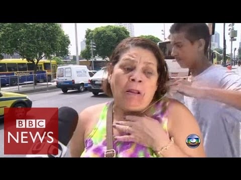 Rio robbery attempt filmed by TV crew - BBC News