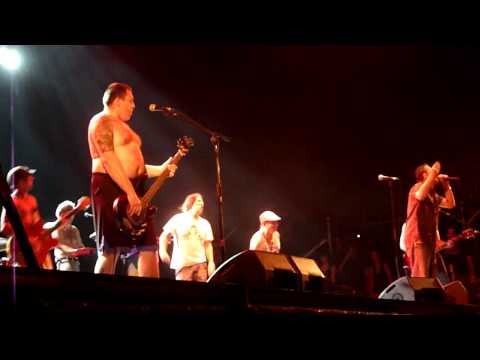 Manu Chao & Radio Bemba con Fermin Muguruza en Mataró