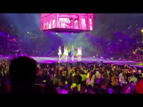 [KCON LA 2019] Love Bomb Remix - fromis_9 Fancam 2019.08.18