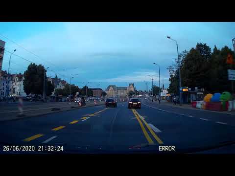 Szczecin ul. Wyszyńskiego - Walka o pas ruchu - białe oznakowanie poziome kontra skreślone żółte :)