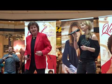 Pia Malo & Olaf der Flipper auf Autogrammstundentour im Rathaus Center Dessau (16.08.2017)