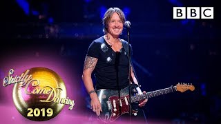 Keith Urban performs &quot;Never Comin&#39; Down&quot; - Week 4 | BBC Strictly 2019