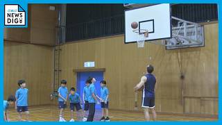 3人制バスケ3×3のプロ選手 小学生にドリブルやシュートのコツを伝授 ゲーム形式で対戦も 10日から名古屋で国際大会