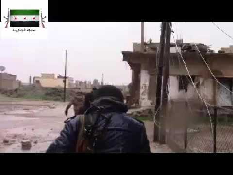 انتشار عناصر لواء خالد سيف الله داخل مدينة الشيخ مسكين في ريف درعا