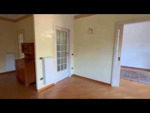 Roma, Via Monterosi n ° 70 Ingresso e Salone