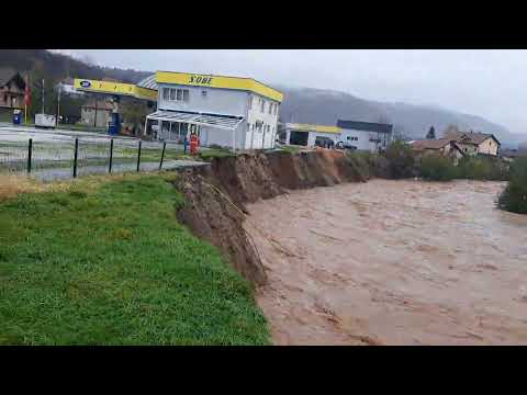 Ugrožen most u naselju Vojkovići u Istočnoj Ilidži
