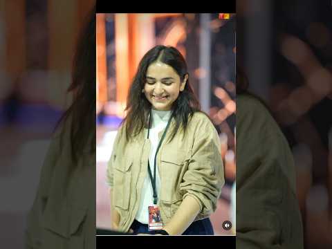 Why's she blushing 🙆‍♂️... #yumnazaidi #shorts #viral #ytshorts