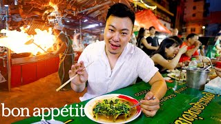 Download lagu We Tried Bangkok’s Explosive Fire Wok Stir Fry  | Street Eats | Bon Appétit mp3