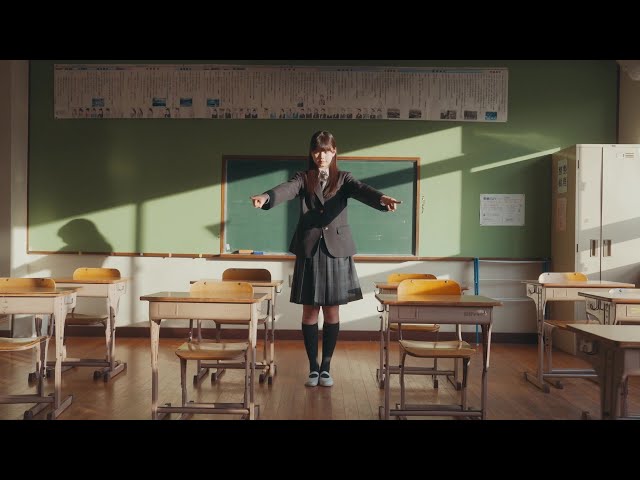 リーガルリリー、新曲「17」のMVを公開。学校を舞台に17歳の女優・相羽星良と、男子高校生に扮するリーガルリリーが登場。 2 YouTubeサムネイル