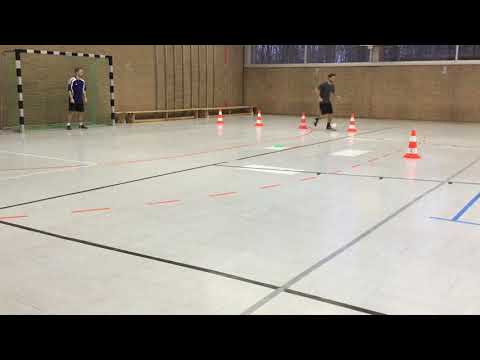 Fußballübung-Dribbling mit Torschuss (www.sportwillinfo.de)