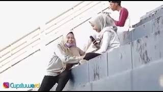 VIRAL Video ABG Akrobat dengan Berdiri di Atas Motor, Akhirnya ...
