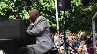 Oliver Jones  Jazz