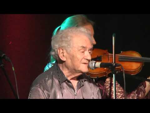 Arkady Gendler sings a song for his friends lost in WWII