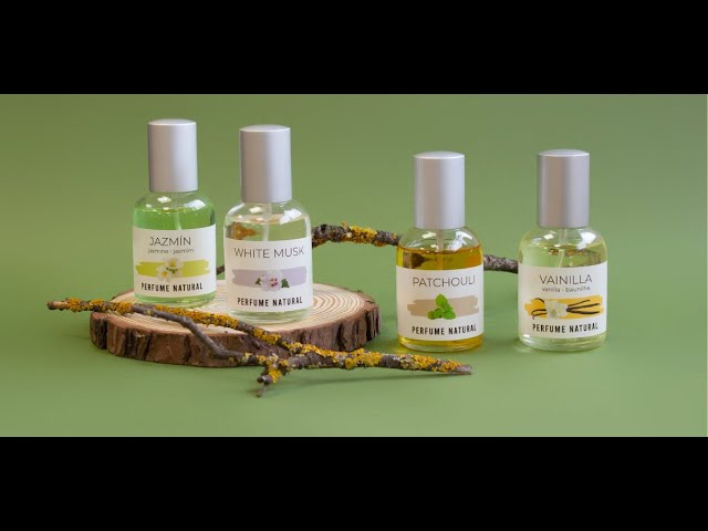 Vídeo relacionado con SYS Aromas Ambientador Pulverizador Cachemir y Vainilla 1991 - Spray Concentrado - Aroma Dulce y Cálido - Fragancia Duradera, Elimina Olores - Ideal para Hogar, Oficina, Baño - 300 ml