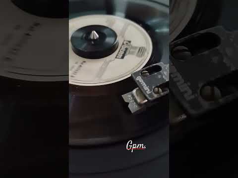 Por aquí,  por allá - Enrique Rodriguez  - Vals.   Canta : Armando Moreno