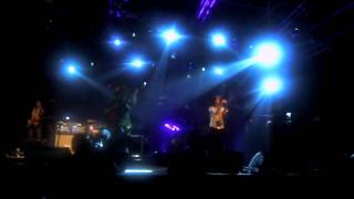 Primal Scream - I&#39;m Comin&#39; Down - Camp Bestival 2011