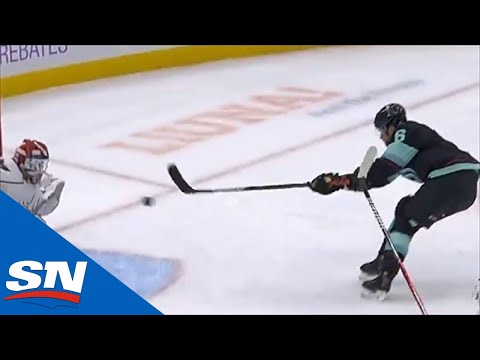 Adam Larsson Scores Backdoor Off A Beautiful Cross-Ice Feed Vs. Washington Capitals