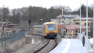 preview picture of video 'Einfahrt ODEG-Triebwagen in den neuen Haltepunkt Inselstadt Malchow'