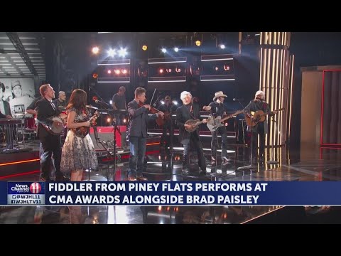 Carson Peters performs at the CMAs