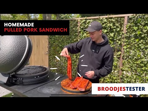 Homemade Pulled Pork Sandwich van Ribs op The Bastard