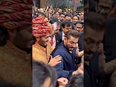Salman Khan DANCE with Nita Anant Ambani at wedding🔥 #salmankhan #ambaniwedding #viral #nitaambani