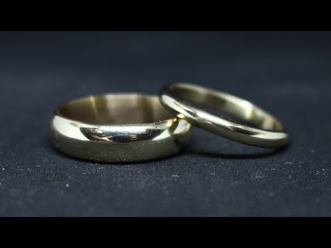 MAKING A PAIR OF 9CT GOLD WEDDING RINGS