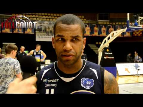 DeVaughn Akoon Purcell og Adama Darboe efter kamp 2