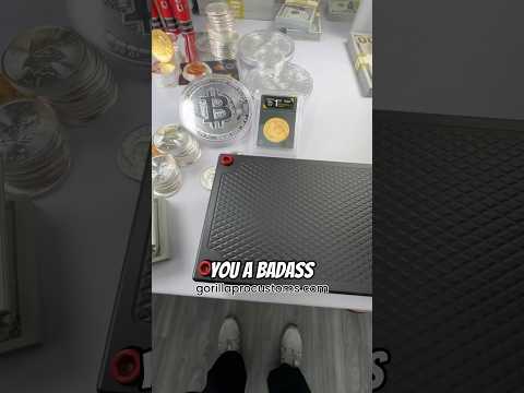 Check out this gorgeous hardware ! Custom tools and red bolts included. You're going to love it. 💥