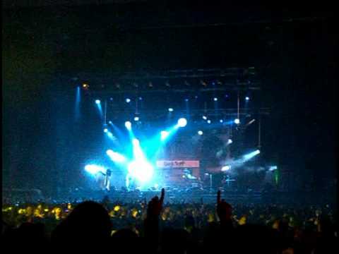 Röyksopp feat. Anneli Drecker - What Else Is There @ Festningen 2010 [HQ]