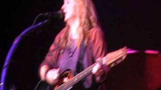 Melissa Etheridge  NJ  7-16-10  Drag Me Away