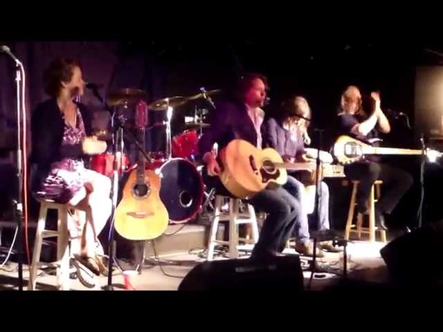 Descubre la historia musical de Cory M. Coons  
