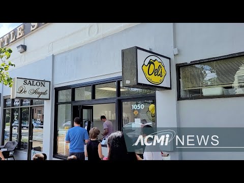 Del's Lemonade Opening