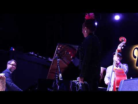 Catherine Russell. "Aged and Mellow" de su disco "Bring it Back" (2014) @Madrid. Villanos