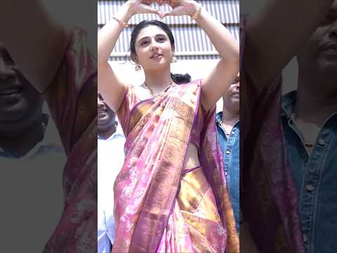 Rithika Nayak & Aishwarya Rajesh Cute Dance On “Vibe Undile” Song | Adorable Stage Moments 💃✨