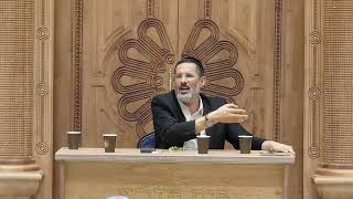 השיעור השבועי עם הרב יוסף חיים גבאי שליט"א (הרב יוסף חיים גבאי) - התמונה מוצגת ישירות מתוך אתר האינטרנט יוטיוב. זכויות היוצרים בתמונה שייכות ליוצרה. קישור קרדיט למקור התוכן נמצא בתוך דף הסרטון