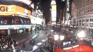 Смотреть онлайн Как встречают Новый год на Тайм Сквер в 360°