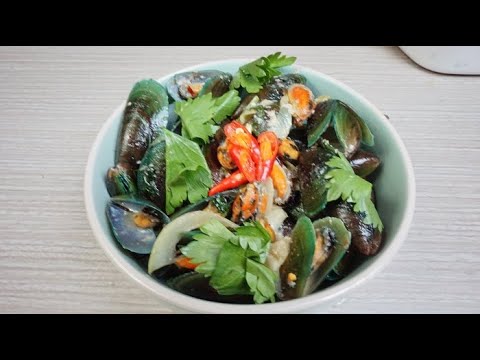 Spicy Coconut Mussels