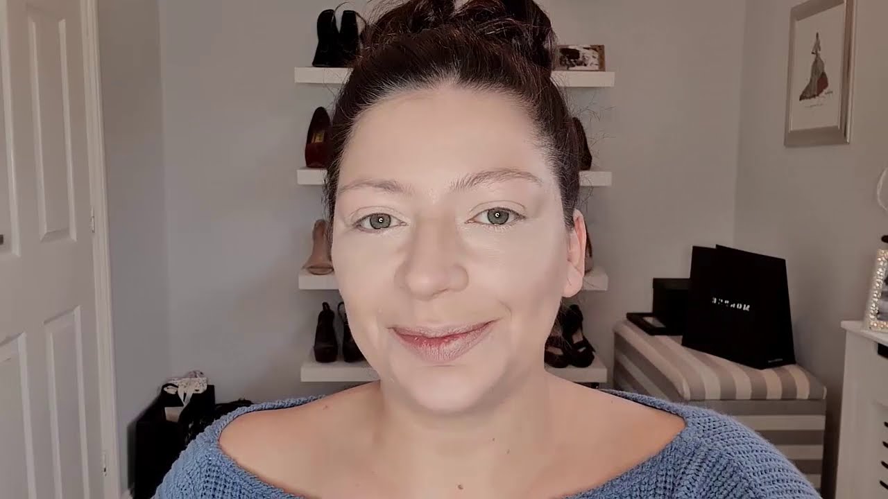 Watch video Zamira Stippling Brush Now Zamira Stippling Brush