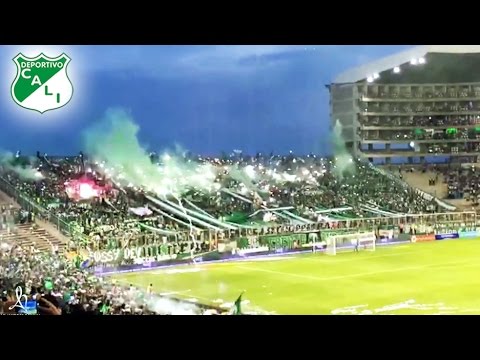 "Salida Bengalas Deportivo Cali 2-1 America | Clasico | 2do tiempo" Barra: Frente Radical Verdiblanco • Club: Deportivo Cali