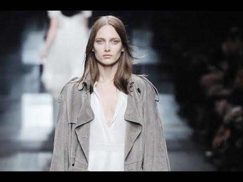 BURBERRY Fall 2009/2010 Milan - Fashion Channel
