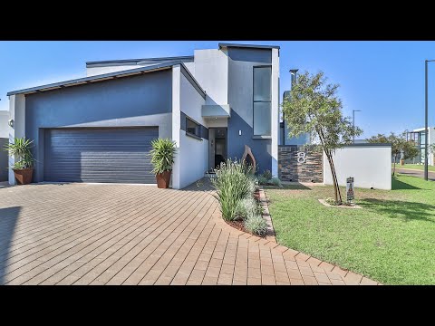 3 BEDROOM DOUBLE STORY HOUSE FOR SALE IN MIDSTREAM ESTATE.